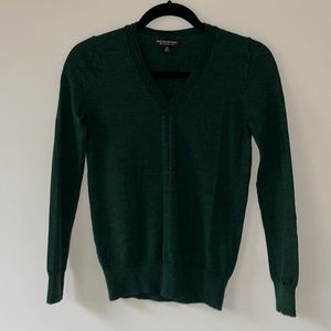 banana republic 100% merino wool green v-neck sweater size xs